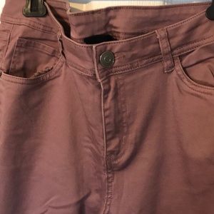 💖Adorable Mauve Skinny Jeans Like New💕